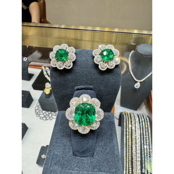 Boucles d’oreilles en diamant, émeraude colombienne 10 carats certifiée GRS, taille Coussin, léger huilage – Assay Jewelers