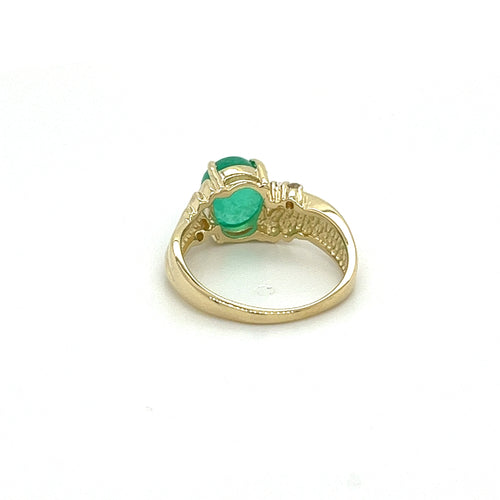 2 Carat Cabochon Cut Natural Emerald & Diamond in Textured 14K Yellow Gold Ring