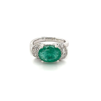 2.37 carats Émeraude taille ovale dans une Bague rétro incurvée en or blanc à 4 griffes – Assay Jewelers