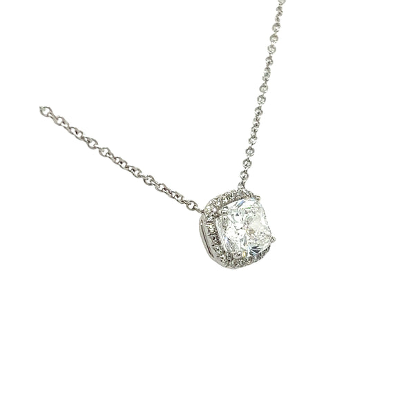 2,51 carats Diamant de laboratoire CVD taille Coussin Pendentif avec halo de diamants, serti en platine 950 | chaîne câble