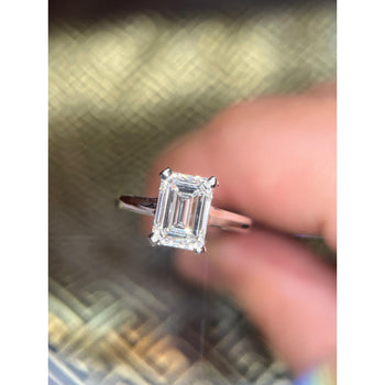 Bague en diamant de laboratoire taille émeraude 2,54 carats G/VS1 en or blanc 14k | certifiée IGI – Assay Jewelers