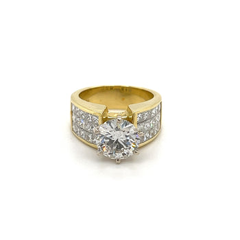 Ring con diamante lab-grown taglio rotondo da 2,7 carati e cluster di diamanti taglio princess – Assay Jewelers
