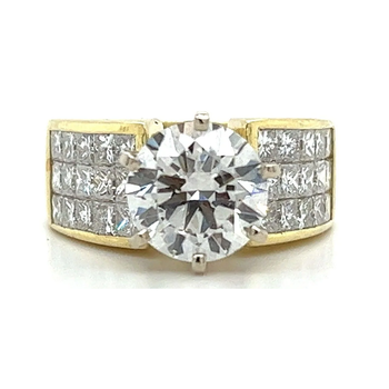 Ring con diamante coltivato in laboratorio taglio rotondo da 2,7 carati e cluster di diamanti taglio princess – Assay Jewelers