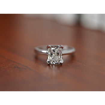 Bague en diamant de laboratoire coussin allongé 3 carats, G, VS2, certifiée IGI – Assay Jewelers