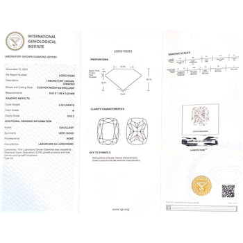Bague en platine à 3 pierres avec diamant de synthèse coussin 3,02 carat H/VVS2 – Assay Jewelers