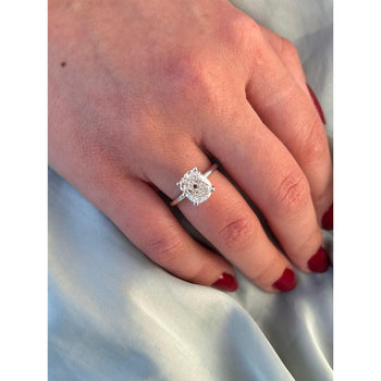 3,50 carat, G, VS2, bague solitaire Coussin en diamant de laboratoire en or blanc 18k – Assay Jewelers