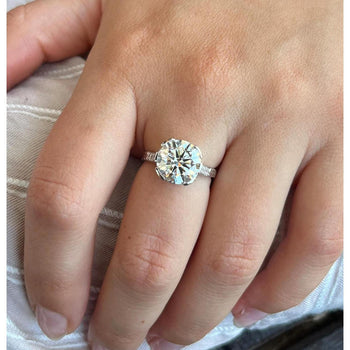 3,72 carati Lab Grown Diamond Ring in montatura Half Bezel in platino – Assay Jewelers