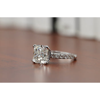 Bague en diamant de laboratoire, taille Coussin, H/SI1, 4,25 carats – Assay Jewelers