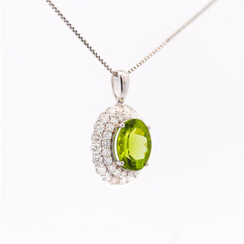 5.03 Carat Pendant con peridoto taglio ovale e halo di diamanti taglio rotondo in oro bianco 18K – Assay Jewelers