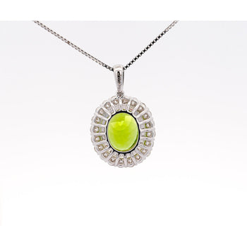 5.03 Carat Pendant con peridoto taglio ovale e halo di diamanti taglio rotondo in oro bianco 18K – Assay Jewelers