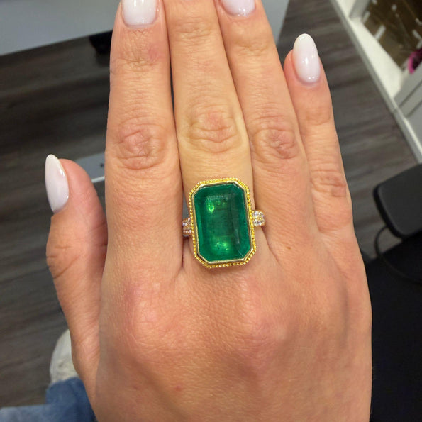 8.57 Carat Vivid Green Emerald and Diamond Milgrain Bezel 18K Gold Ring