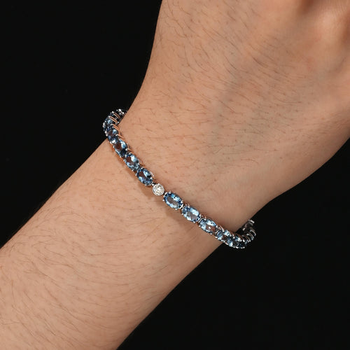 9 Carat Aquamarine & Diamond Single Single 18k White Gold Bracelet