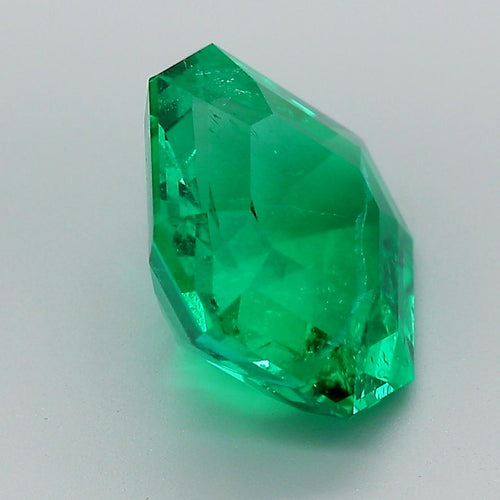 AGL Certified 4.20 Carat Colombian Emerald Minor Oil Loose Stone