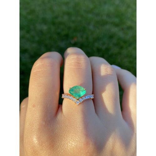 Fancy Shape Natural Colombian Emerald in 18k Rose Gold