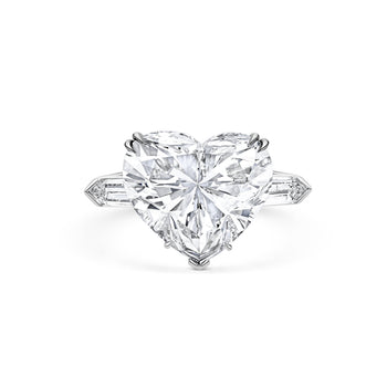 Ring من الألماس قلب القطع، 18.95 قيراط، معتمد GIA، نوع II-A، خالٍ من العيوب داخليًا، بثلاثة أحجار – Assay Jewelers