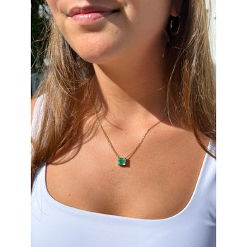 alt
Collana collegante flottante in oro 18K con smeraldo colombiano da 4,38 carati certificato GIA – Assay Jewelers