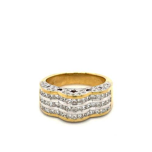 Natural Princess Cut Diamond Star Cluster Ring in 18k gold