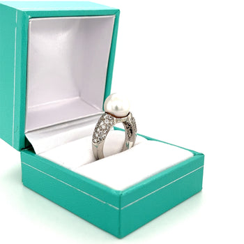 Perle des mers du Sud avec diamants ronds pavés sur les côtés, Bague en platine – Assay Jewelers