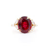 Van Cleef & Arpels 8,85 Karat No Heat Ovaler Rubin in 18k Gelbgold Ring