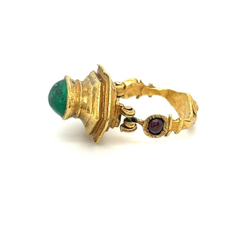 Bague Anciens en or 22K style renaissance égyptienne, avec émeraude et grenat taille cabochon – Assay Jewelers