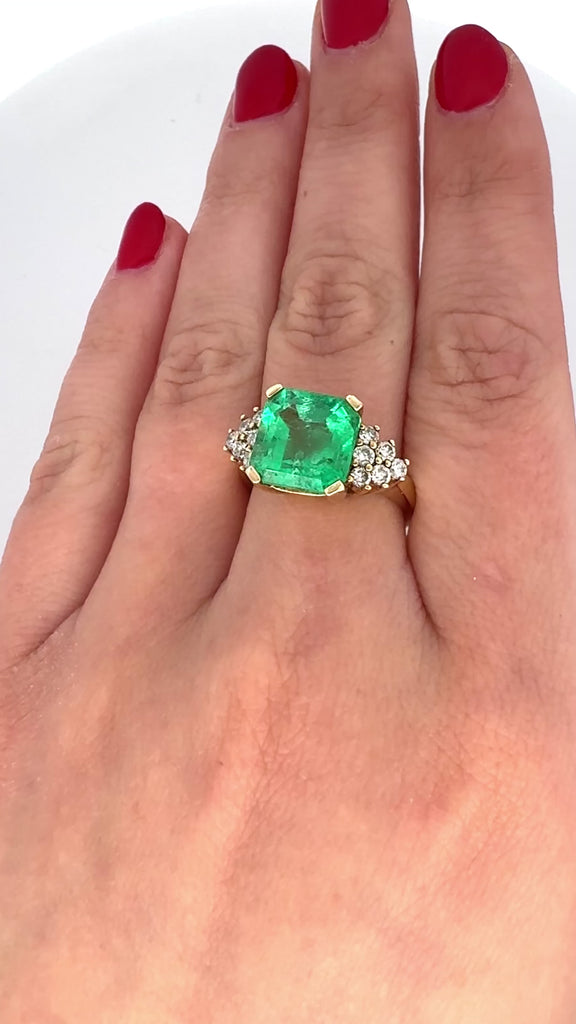 5 Ct Colombian Emerald and Diamond Cluster Side 14K Gold Ring